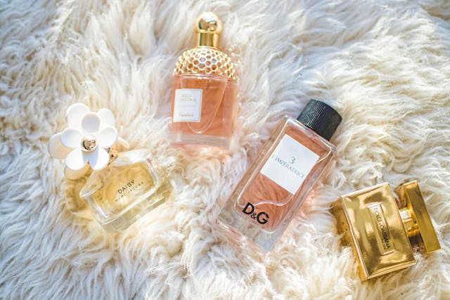 EDC, EDT i EDP – jak rozszyfrować oznaczenia perfum?