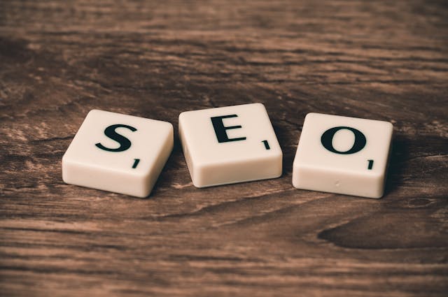 Czym jest SEO i dlaczego warto je stosować?