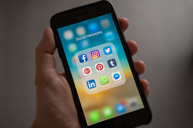 Jak sprawdzić hasło do Wi-Fi na telefonie z Androidem lub iOS?