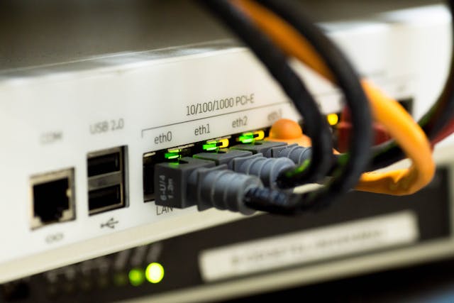 Router działa, ale nie ma internetu – jak rozwiązać ten problem?