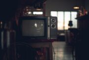 Telewizja naziemna – jak odbierać darmowe kanały w cyfrowej jakości?