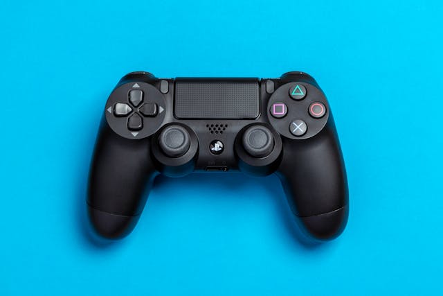 Jak podłączyć pada do PS4 – poradnik krok po kroku