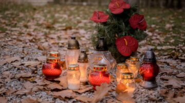 Biedronka zapala znicze wcześniej – sieć liczy na listopadowych klientów już we wrześniu