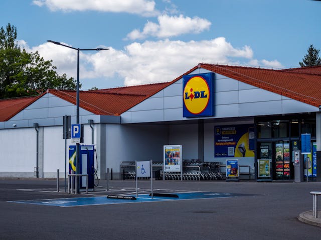 Dyskonty przyspieszają. Biedronka, Lidl, Dino i Aldi szykują ekspansję na 2026 rok