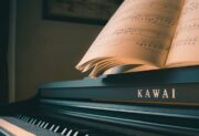 Jak pobrać muzykę na smartfona? Kilka praktycznych wskazówek