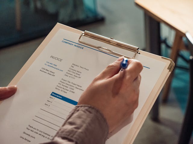 VAT OSS w sprzedaży online – kiedy procedura ułatwia rozliczenie podatku?