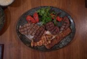 Jak grillować mięso, ryby i warzywa na grillu elektrycznym?