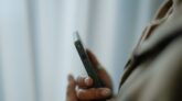 Telefon z dobrym aparatem do 2500 zł – ranking smartfonów do zdjęć