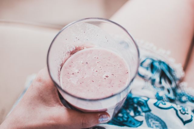 Przepisy na smoothie z blendera — 5 pomysłów na zdrowe koktajle