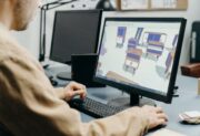 Pierwsze dni w nowej pracy – jak dobrze rozpocząć współpracę z zespołem